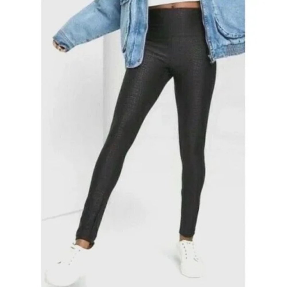 Wild Fable Snake Skin Print Black High Waisted Leggings size M